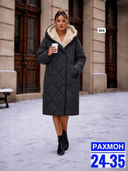Куртка женская удлинённая с капюшоном и меховой отделкой — фото 2