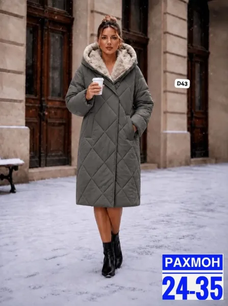 Куртка женская удлинённая с капюшоном и меховой отделкой — фото 3