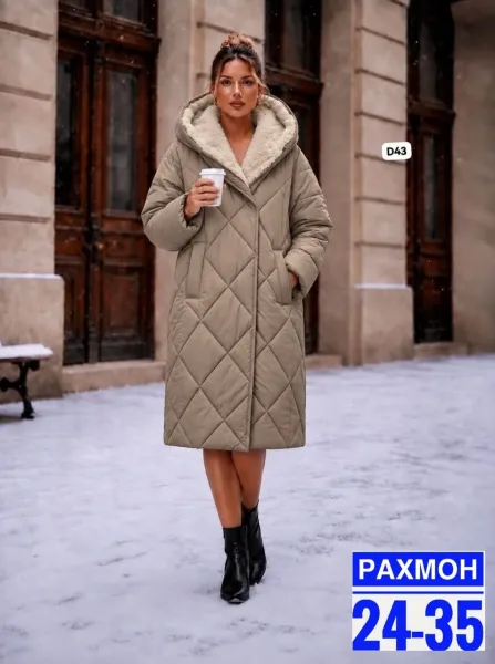 Куртка женская удлинённая с капюшоном и меховой отделкой — фото 7