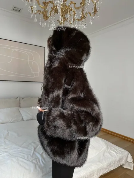 Шуба женская из искусственного меха — фото 3