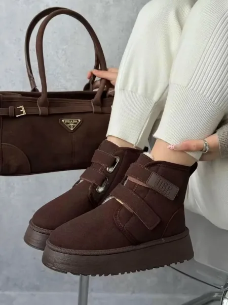 Зимние ботинки UGG на платформе из натуральной замши — фото 8