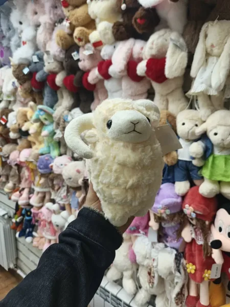 Мягкая игрушка барашка из качественного материала — фото 4