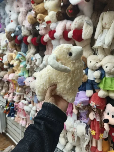 Мягкая игрушка барашка из качественного материала — фото 5
