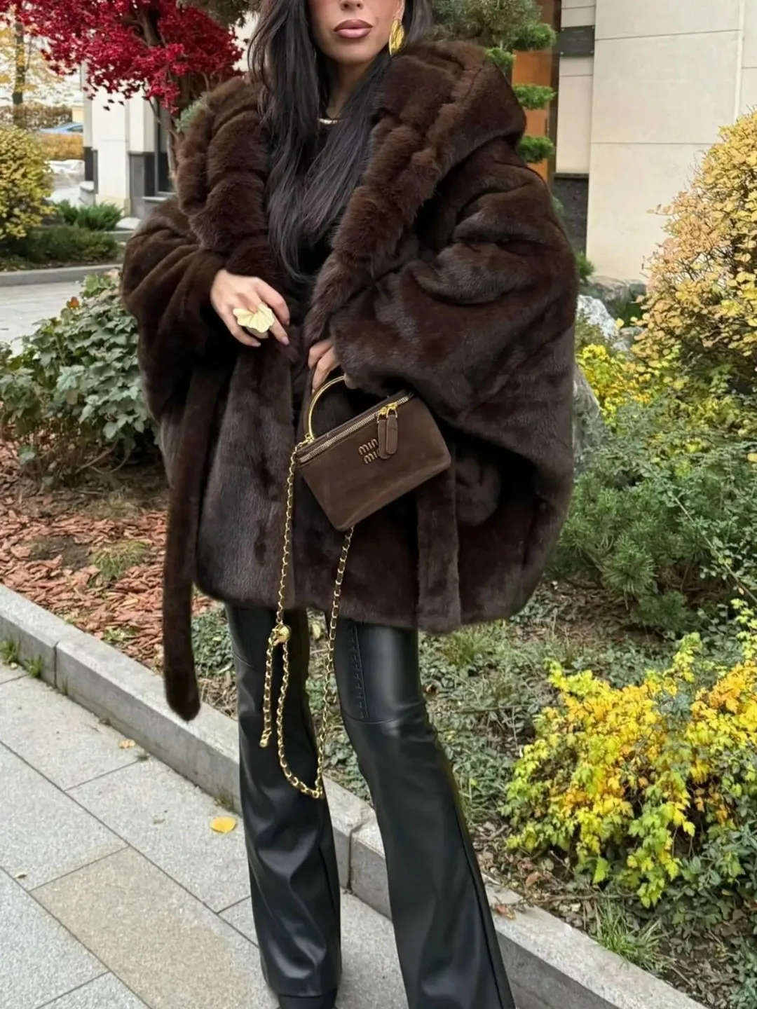 Шуба женская из искусственного меха — фото 1