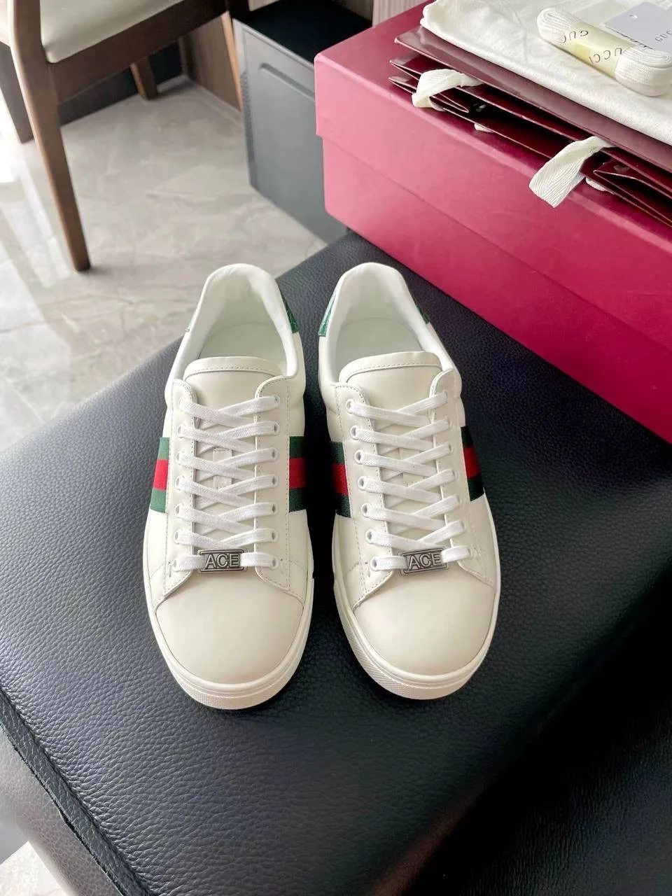 Женские кожаные кроссовки Gucci Ace — фото 1