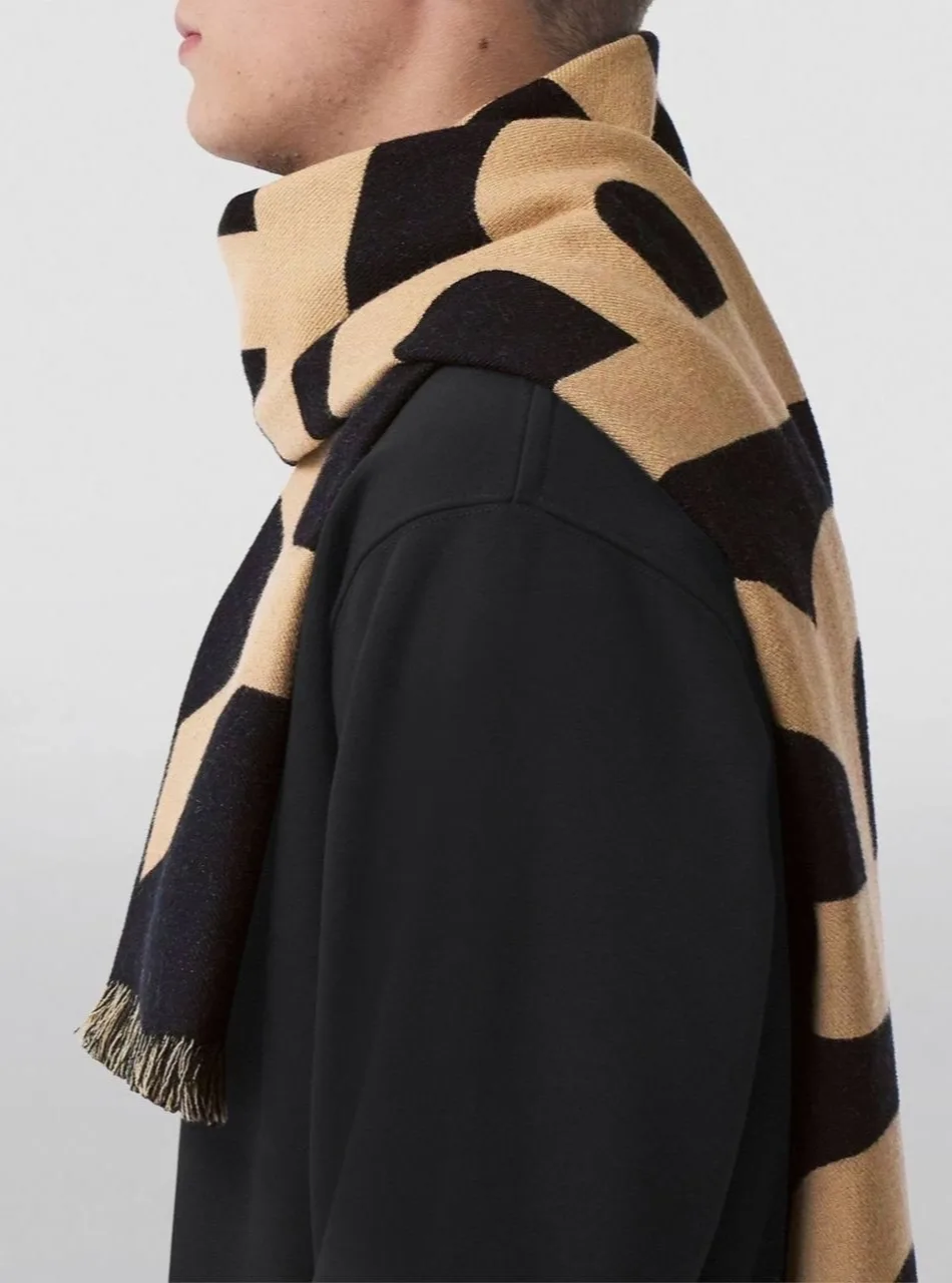 Шерстяной шарф Burberry в песочном цвете — фото 2