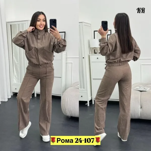Костюм двойка из вельвета подходит как для деловых встреч — фото 1