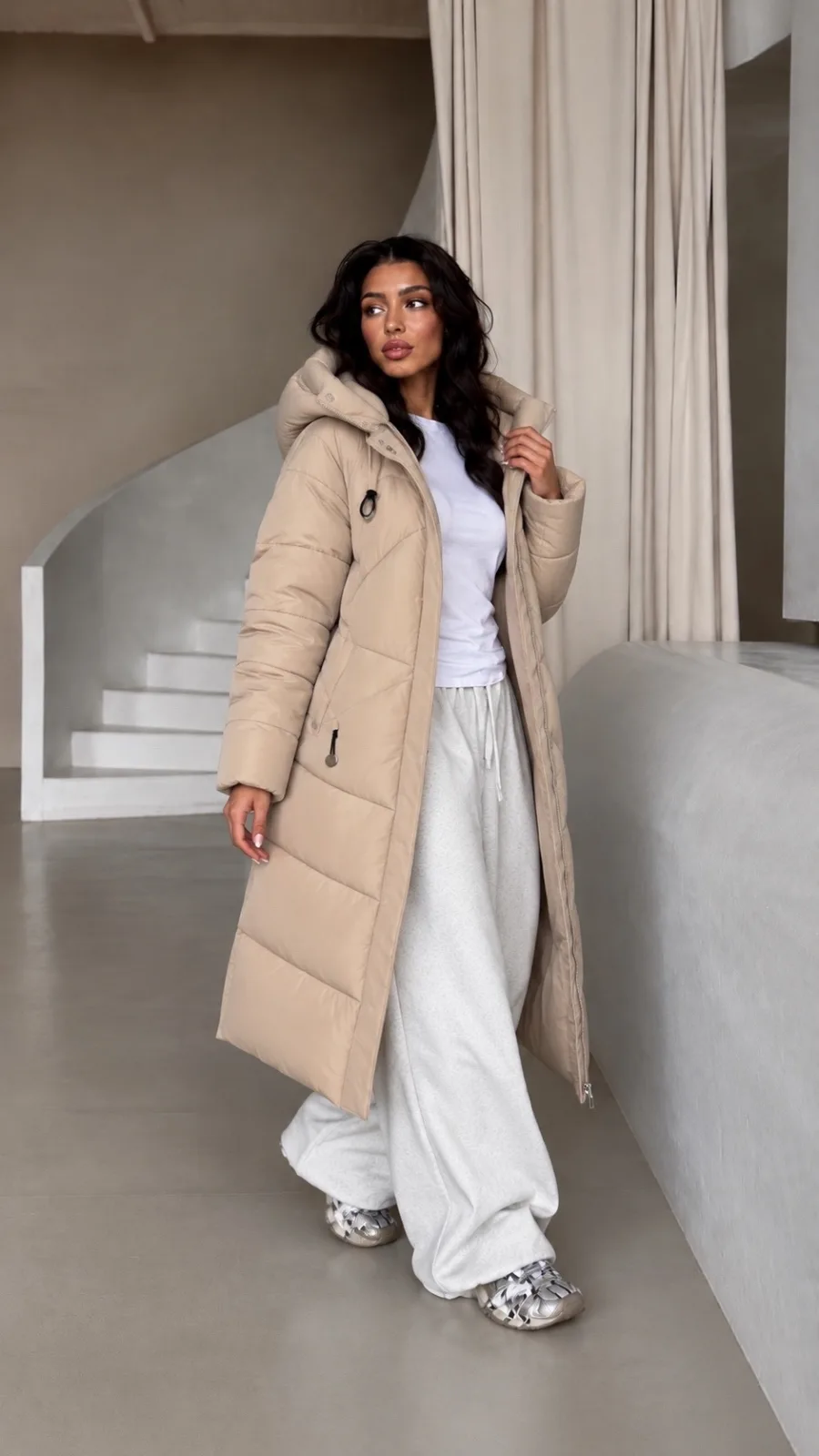 Куртка удлиненная с несъёмным капюшоном — фото 2