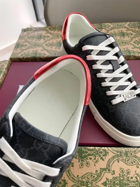Мужские кеды Gucci Ace в чёрном цвете с фирменной Web-полосой — фото 3