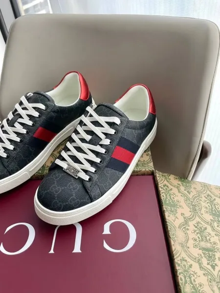 Мужские кеды Gucci Ace в чёрном цвете с фирменной Web-полосой — фото 5