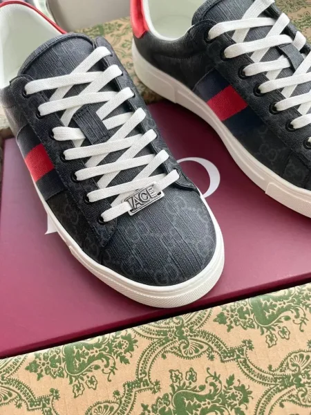 Мужские кеды Gucci Ace в чёрном цвете с фирменной Web-полосой — фото 8