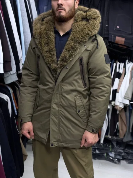 Куртка BURBERRY, тёплая, с капюшоном и съёмным мехом — фото 1
