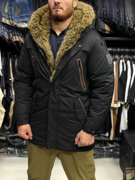 Куртка BURBERRY, тёплая, с капюшоном и съёмным мехом — фото 2