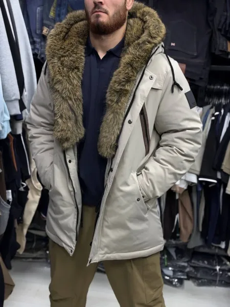 Куртка BURBERRY, тёплая, с капюшоном и съёмным мехом — фото 3