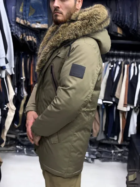 Куртка BURBERRY, тёплая, с капюшоном и съёмным мехом — фото 5
