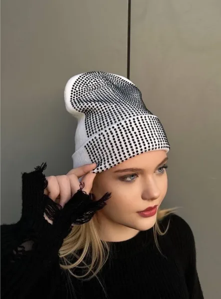Шапки осенние камнями . Женские — фото 77