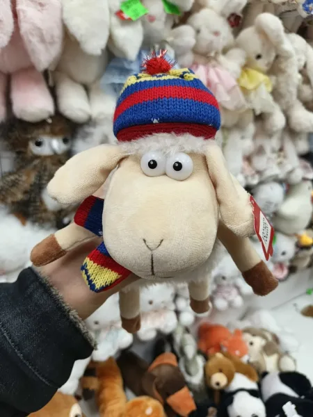 Мягкая игрушка барашка из качественного материала — фото 4