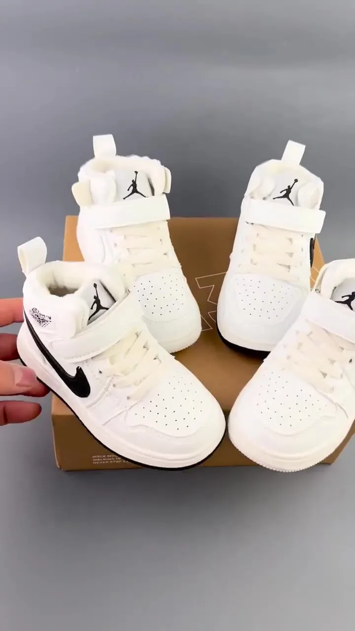 Кроссовки Nike air Jordan для детей с байками — видео