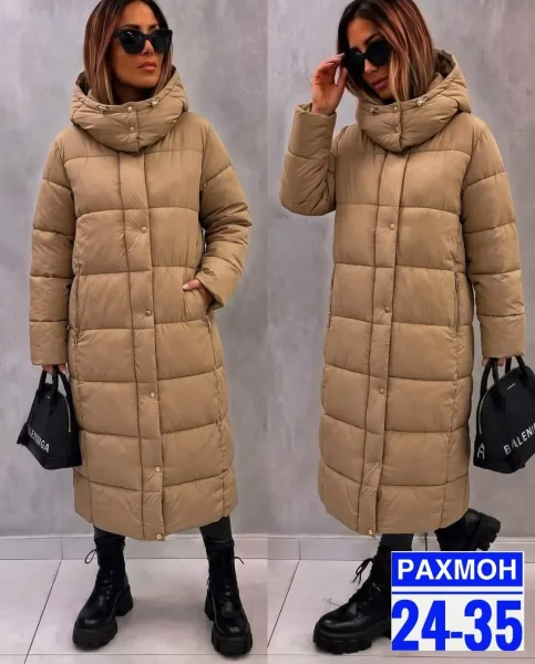 Удлинённая женская куртка из фабричного материала — фото 1