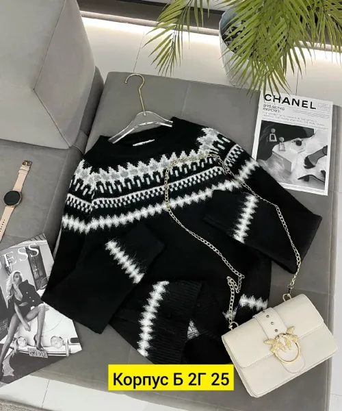 Однотонная кофта из ткани — фото 6