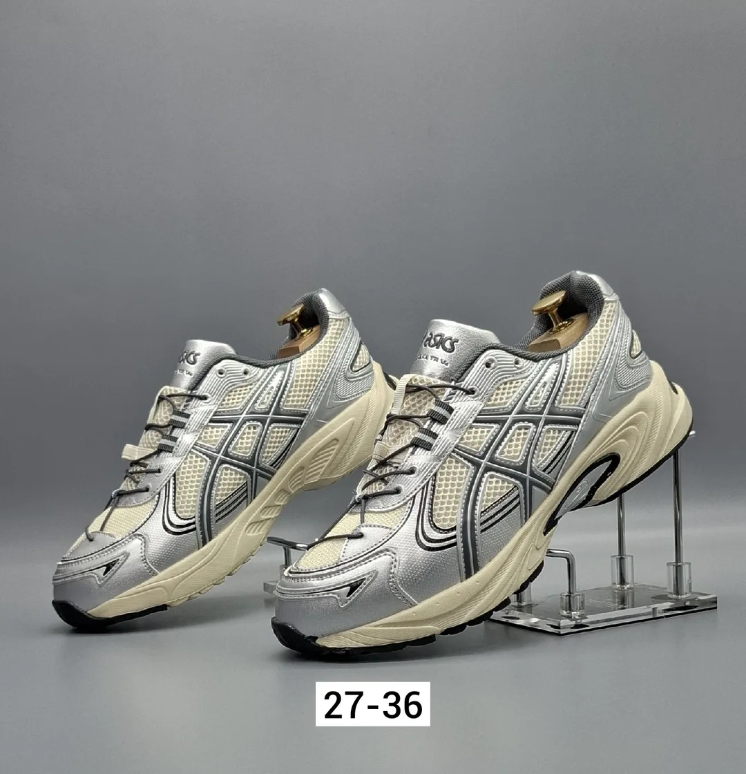 Легкие кроссовки из текстиля для повседневной носки — фото 1
