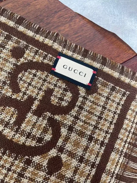 Твой персональный шарф Gucci соткан из тепла и стиля — фото 3