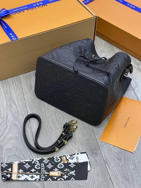 LOUISVUITTON, сумка из натуральной кожи — фото 3