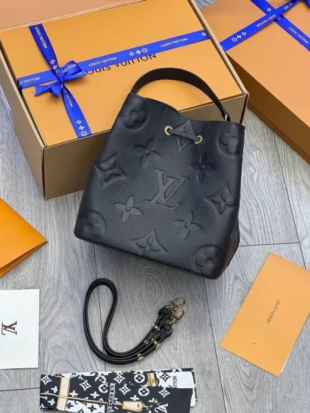 LOUISVUITTON, сумка из натуральной кожи — фото 4