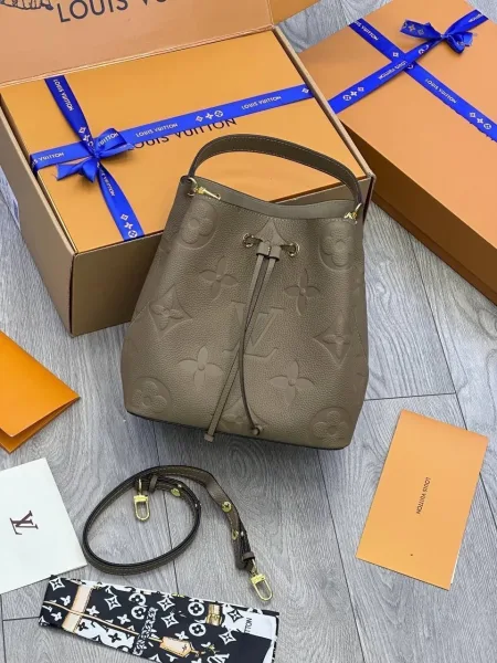 LOUISVUITTON, сумка из натуральной кожи — фото 6