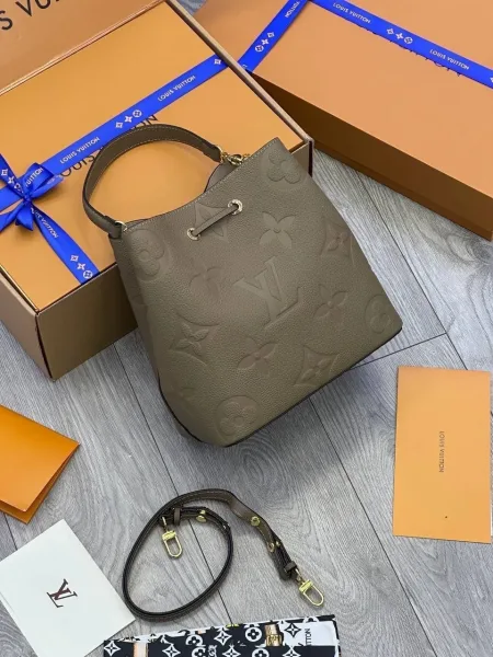 LOUISVUITTON, сумка из натуральной кожи — фото 7