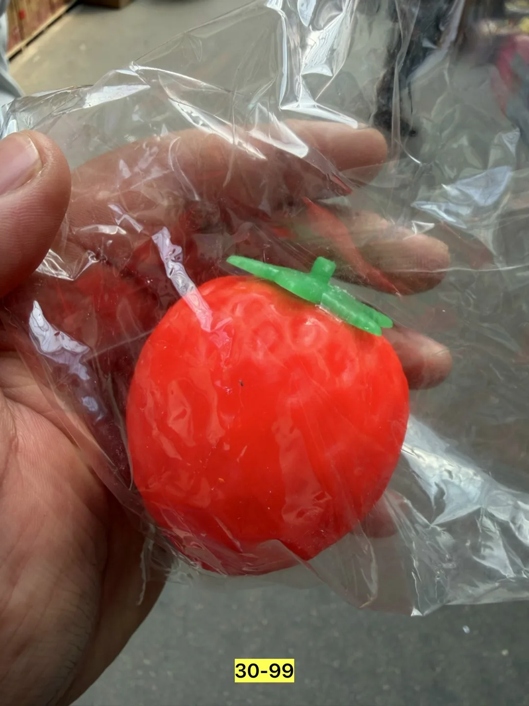 Силиконовая игрушка в форме клубники — фото 4