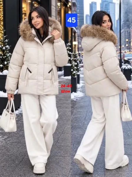 Куртка женская удлинённая с капюшоном и меховой отделкой — фото 4