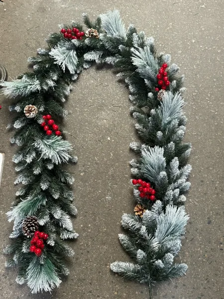 Гирлянда: ПВХа + сосна +шишка и ягода — фото 4