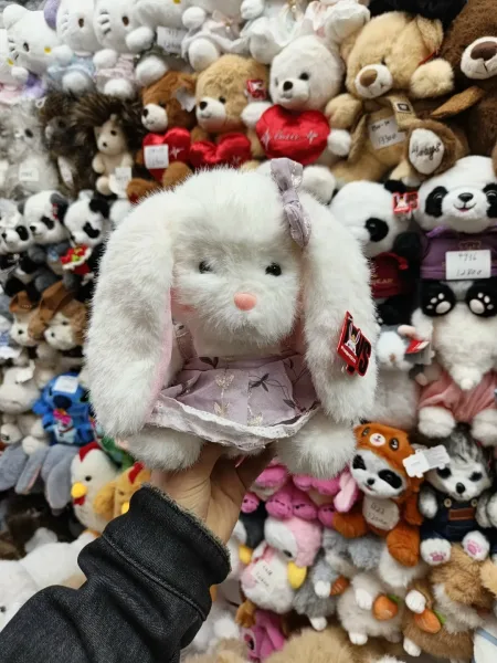 Мягкая игрушка в виде зайчика с шариками — забавный и нежный подарок для детей — фото 1