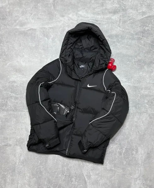 Зимняя куртка от Nike из непромокаемого материала с утеплителем холофайбер — фото 7