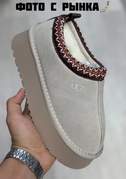 Платформенные ботинки UGG на зиму — фото 11