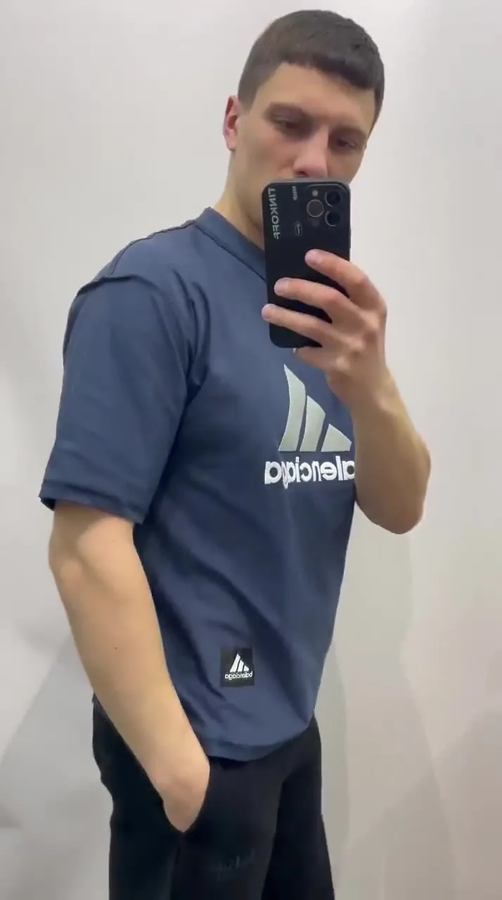 Футболка с совместной символикой BALENCIAGA ADIDAS — видео