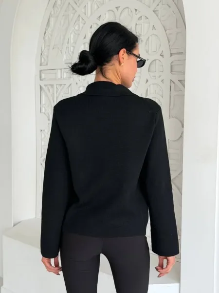 Трикотажная кофта-жакет Saint Laurent выглядит невероятно элегантно, ярко и стильно — фото 8