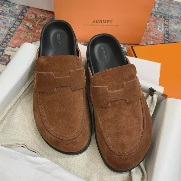 Мужские замшевые мюли шлёпанцы, тапки Hermès с фирменной пряжкой H — фото 10