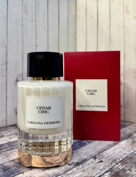 Cedar Chic от Carolina Herrera — аромат для женщин