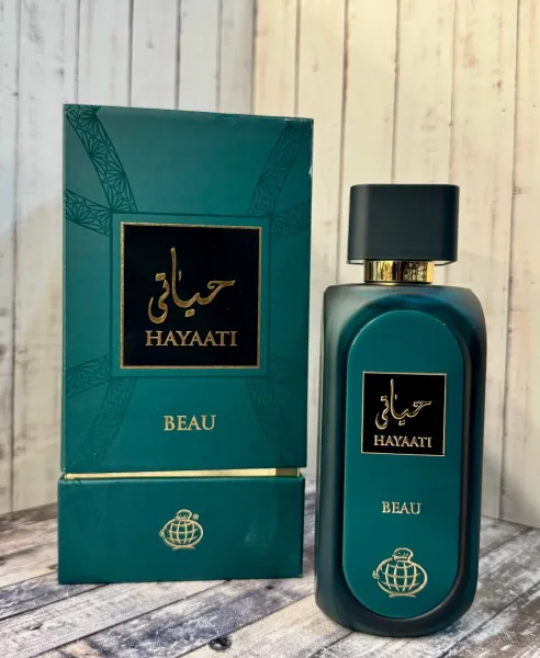 Hayaati Beau это универсальный древесно-фужерный аромат Он сочетает в себе свежесть бергамота и апельсина верхние ноты