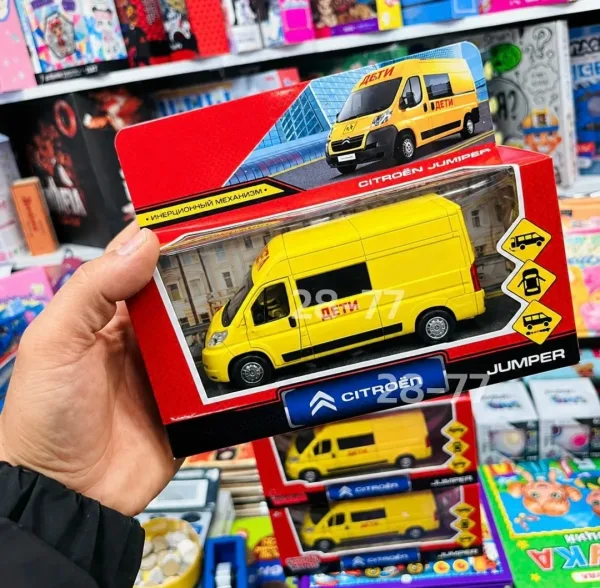Металлическая игрушечная машина — фото 2