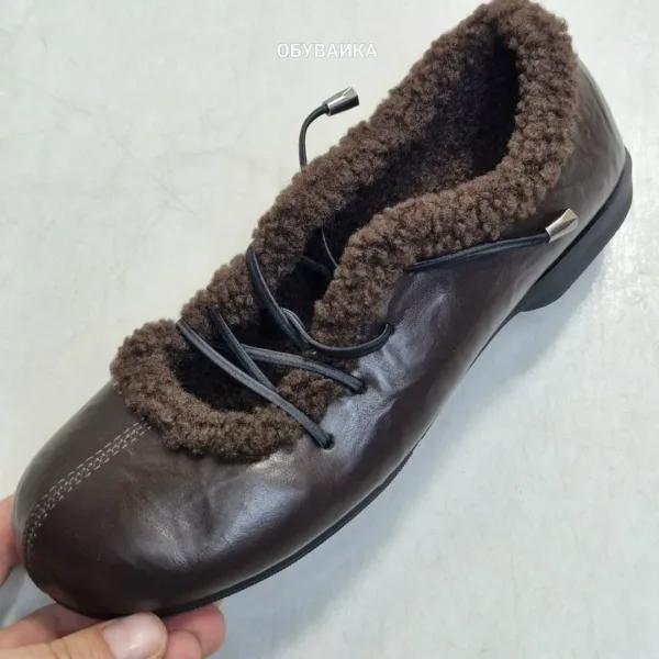 Кроссовки зимние, пары в коробке