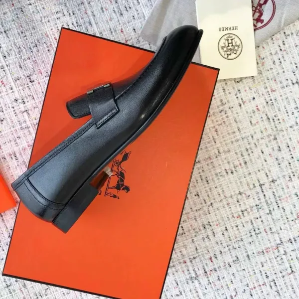 Лоферы Hermès из черной кожи — фото 9