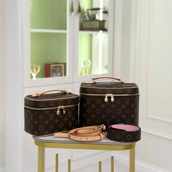 LV Косметичка из натуральной кожи и канвы — фото 1