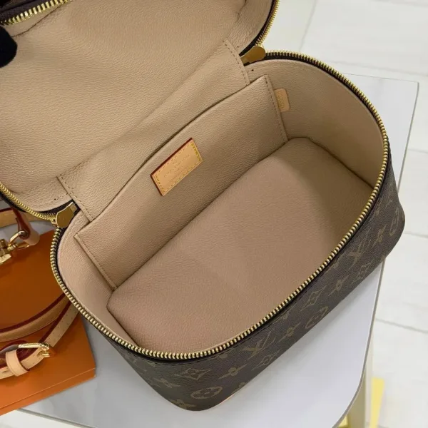 LV Косметичка из натуральной кожи и канвы — фото 9