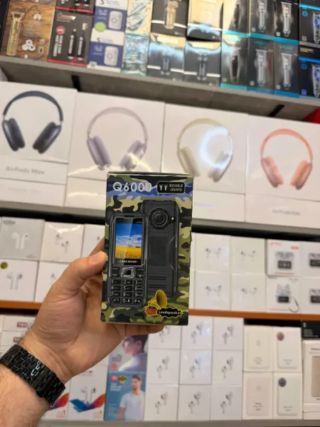Мобильный телефон Q6000, черный