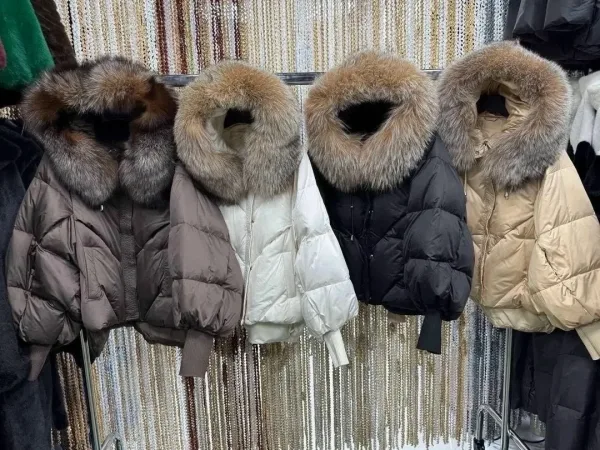 Пальто зимнее с натуральным меховым воротником — фото 3