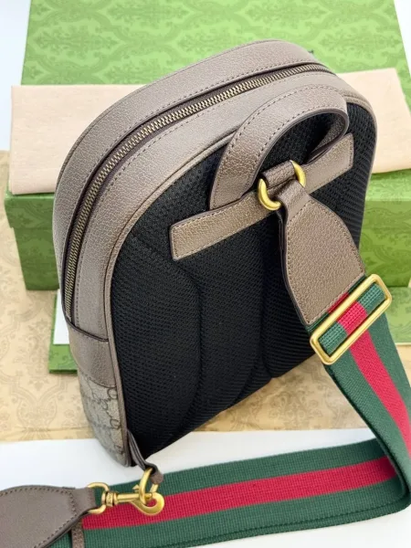 Сумка Gucci через плечо — фото 8