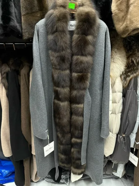 Пальто женское, натуральный мех — фото 2